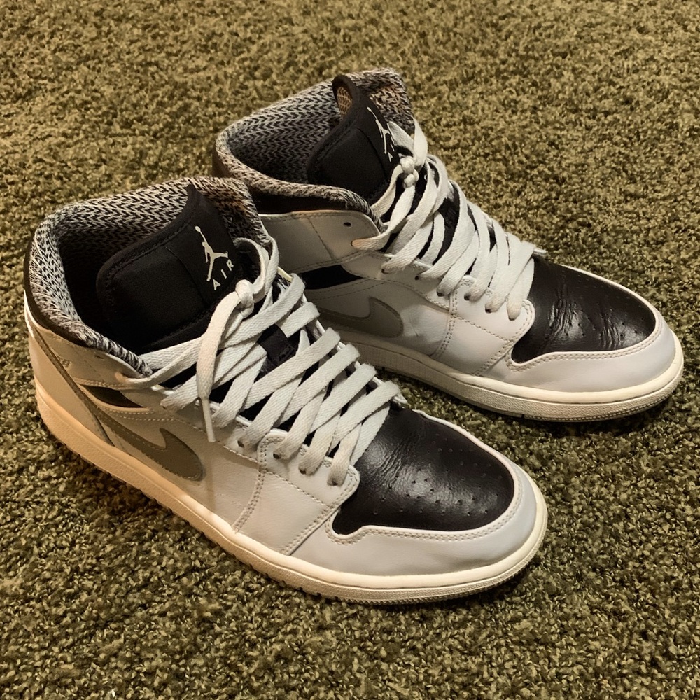 Nike Air Jordan 1 Mid Pure Platinum 9.5 Mens